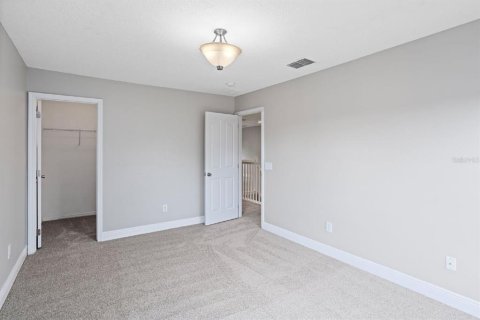 House in Orlando, Florida 5 bedrooms, 281.03 sq.m. № 2393895 - photo 30