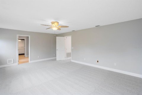 House in Orlando, Florida 5 bedrooms, 281.03 sq.m. № 2393895 - photo 22