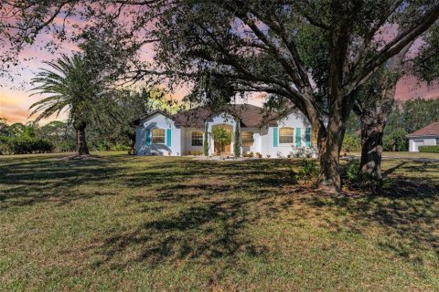 House in Bradenton, Florida 3 bedrooms, 231.88 sq.m. № 1539243 - photo 1