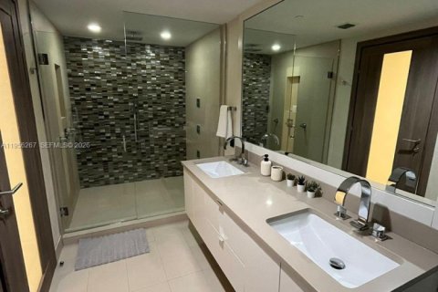 Condominio en alquiler en Miami, Florida, 2 dormitorios, 116.59 m2 № 2011920 - foto 7