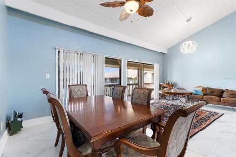 Condo in Haines City, Florida, 2 bedrooms  № 2237988 - photo 18