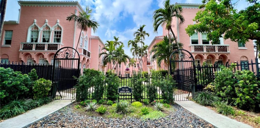 Condominio en Miami Beach, Florida, 1 dormitorio  № 1970376