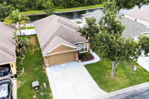 House in Hudson, Florida 3 bedrooms, 168.99 sq.m. № 2155937 - photo 4