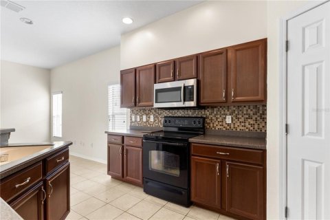House in Hudson, Florida 3 bedrooms, 168.99 sq.m. № 2155937 - photo 19