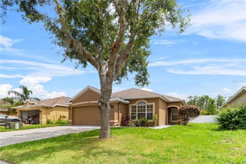 House in Hudson, Florida 3 bedrooms, 168.99 sq.m. № 2155937