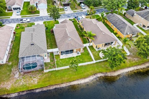 House in Hudson, Florida 3 bedrooms, 168.99 sq.m. № 2155937 - photo 6