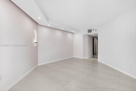 Condo in Sunny Isles Beach, Florida, 1 bedroom  № 2075944 - photo 21