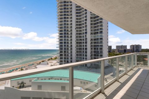 Condo in Sunny Isles Beach, Florida, 1 bedroom  № 2075944 - photo 25