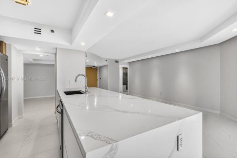 Condo in Sunny Isles Beach, Florida, 1 bedroom  № 2075944 - photo 13