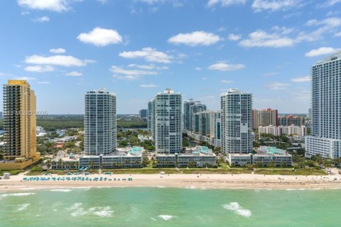 Condo in Sunny Isles Beach, Florida, 1 bedroom № 2075944