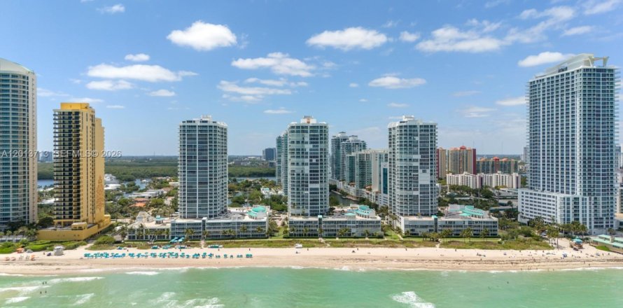 Condo in Sunny Isles Beach, Florida, 1 bedroom  № 2075944