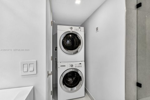 Condo in Sunny Isles Beach, Florida, 1 bedroom  № 2075944 - photo 23