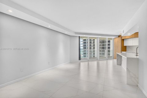 Condo in Sunny Isles Beach, Florida, 1 bedroom  № 2075944 - photo 8