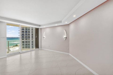 Condo in Sunny Isles Beach, Florida, 1 bedroom  № 2075944 - photo 20