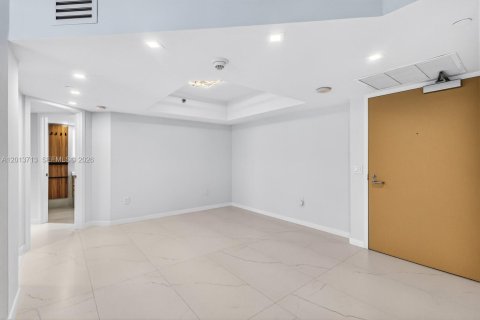 Condo in Sunny Isles Beach, Florida, 1 bedroom  № 2075944 - photo 16