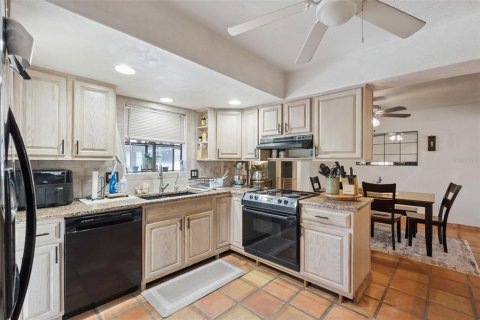 Villa ou maison à vendre à Winter Springs, Floride: 4 chambres, 210.7 m2 № 2391142 - photo 11