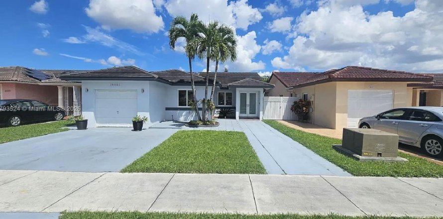 Casa en Miami, Florida 3 dormitorios, 126.53 m2 № 1737875