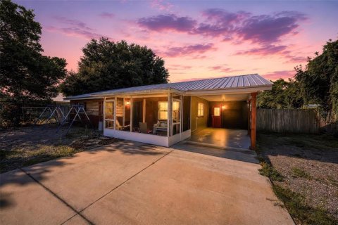 Casa en Polk City, Florida 3 dormitorios, 103.49 m2 № 2101221