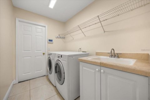 Villa ou maison à louer à Orlando, Floride: 4 chambres, 223.71 m2 № 2408321 - photo 17
