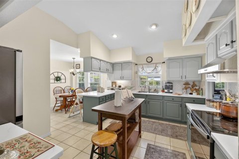 House in Lakeland, Florida 3 bedrooms, 229.93 sq.m. № 1903020 - photo 25