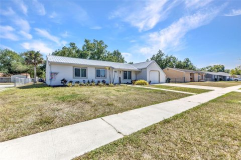 Casa en venta en North Port, Florida, 3 dormitorios, 185.06 m2 № 1642408 - foto 3
