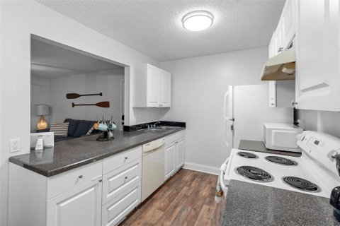 Condo in Port Orange, Florida, 2 bedrooms  № 1899537 - photo 6