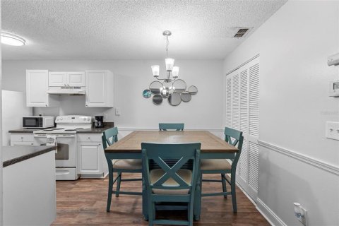 Condo in Port Orange, Florida, 2 bedrooms  № 1899537 - photo 11