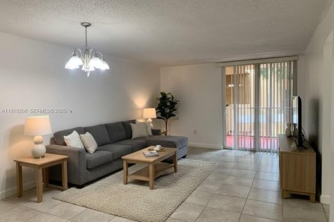 Купить кондоминиум в Майами, Флорида 2 спальни, 86.4м2, № 2054835 - фото 26