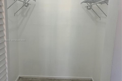 Купить кондоминиум в Майами, Флорида 2 спальни, 86.4м2, № 2054835 - фото 16