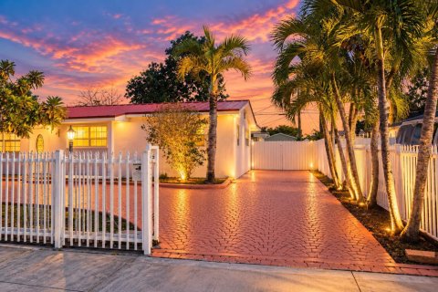 House in Miami, Florida 3 bedrooms, 182.92 sq.m. № 2392849 - photo 3