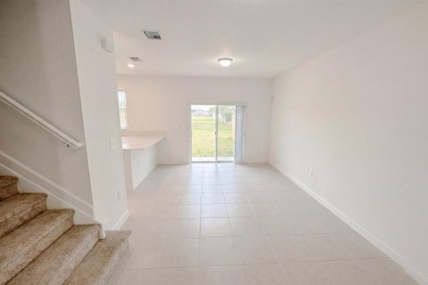 Touwnhouse à louer à Miami, Floride: 3 chambres, 137.77 m2 № 2085788 - photo 2