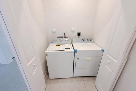 Touwnhouse à louer à Miami, Floride: 3 chambres, 137.77 m2 № 2085788 - photo 25