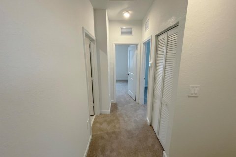 Touwnhouse à louer à Miami, Floride: 3 chambres, 137.77 m2 № 2085788 - photo 10
