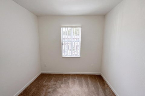 Touwnhouse à louer à Miami, Floride: 3 chambres, 137.77 m2 № 2085788 - photo 12