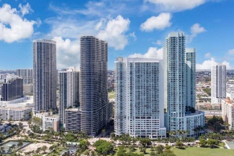 Купить кондоминиум в Майами, Флорида 2 спальни, 124.4м2, № 1924083 - фото 26