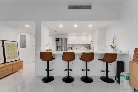 Купить кондоминиум в Майами, Флорида 2 спальни, 124.4м2, № 1924083 - фото 4