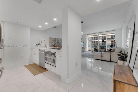 Купить кондоминиум в Майами, Флорида 2 спальни, 124.4м2, № 1924083 - фото 1