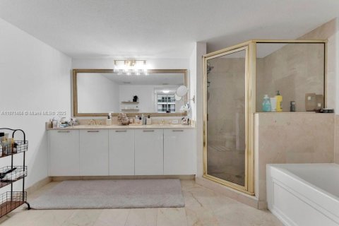 Купить кондоминиум в Майами, Флорида 2 спальни, 124.4м2, № 1924083 - фото 10