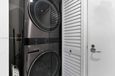 Купить кондоминиум в Майами, Флорида 2 спальни, 124.4м2, № 1924083 - фото 14