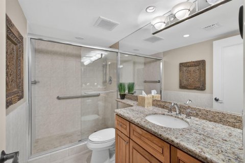 Condo in South Palm Beach, Florida, 2 bedrooms  № 2146588 - photo 20
