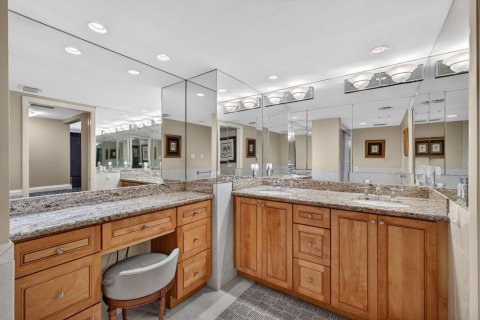 Condo in South Palm Beach, Florida, 2 bedrooms  № 2146588 - photo 17