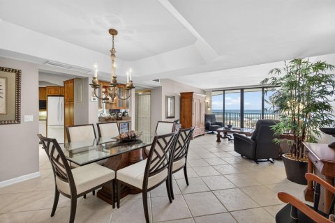 Condo in South Palm Beach, Florida, 2 bedrooms  № 2146588 - photo 3