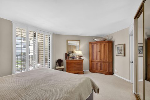 Condo in South Palm Beach, Florida, 2 bedrooms  № 2146588 - photo 19