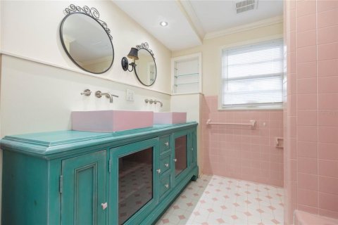 Купить виллу или дом в Дейд-Сити, Флорида 13 комнат, 205.5м2, № 2351529 - фото 16
