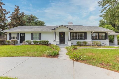 House in Dade City, Florida 3 bedrooms, 205.5 sq.m. № 2351529