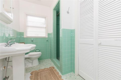 Купить виллу или дом в Дейд-Сити, Флорида 13 комнат, 205.5м2, № 2351529 - фото 9