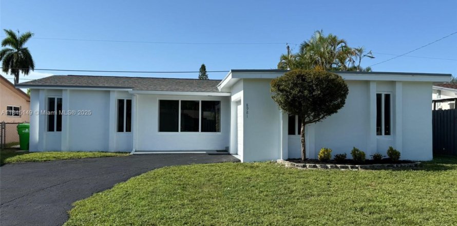 House in Sunrise, Florida 3 bedrooms, 133.13 sq.m. № 1846220