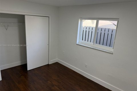 House in Sunrise, Florida 3 bedrooms, 133.13 sq.m. № 1846220 - photo 24