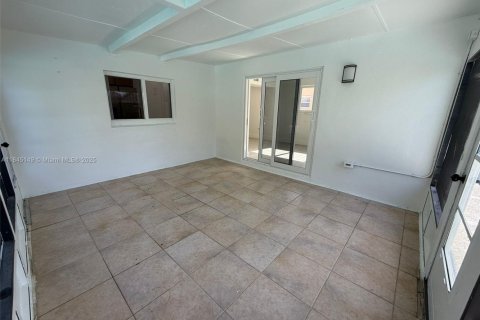 House in Sunrise, Florida 3 bedrooms, 133.13 sq.m. № 1846220 - photo 13