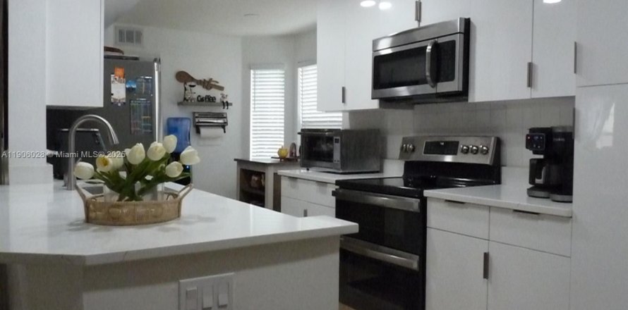 Condominio en Longwood, Florida, 3 dormitorios  № 2013063